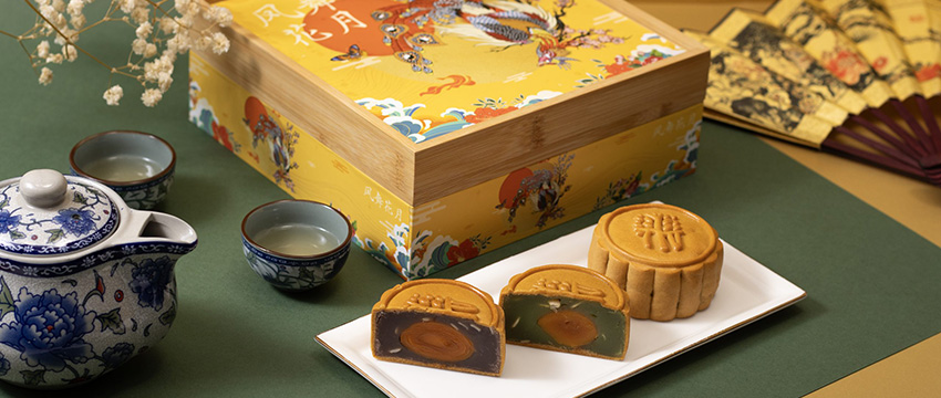Elegant mooncakes with tea set